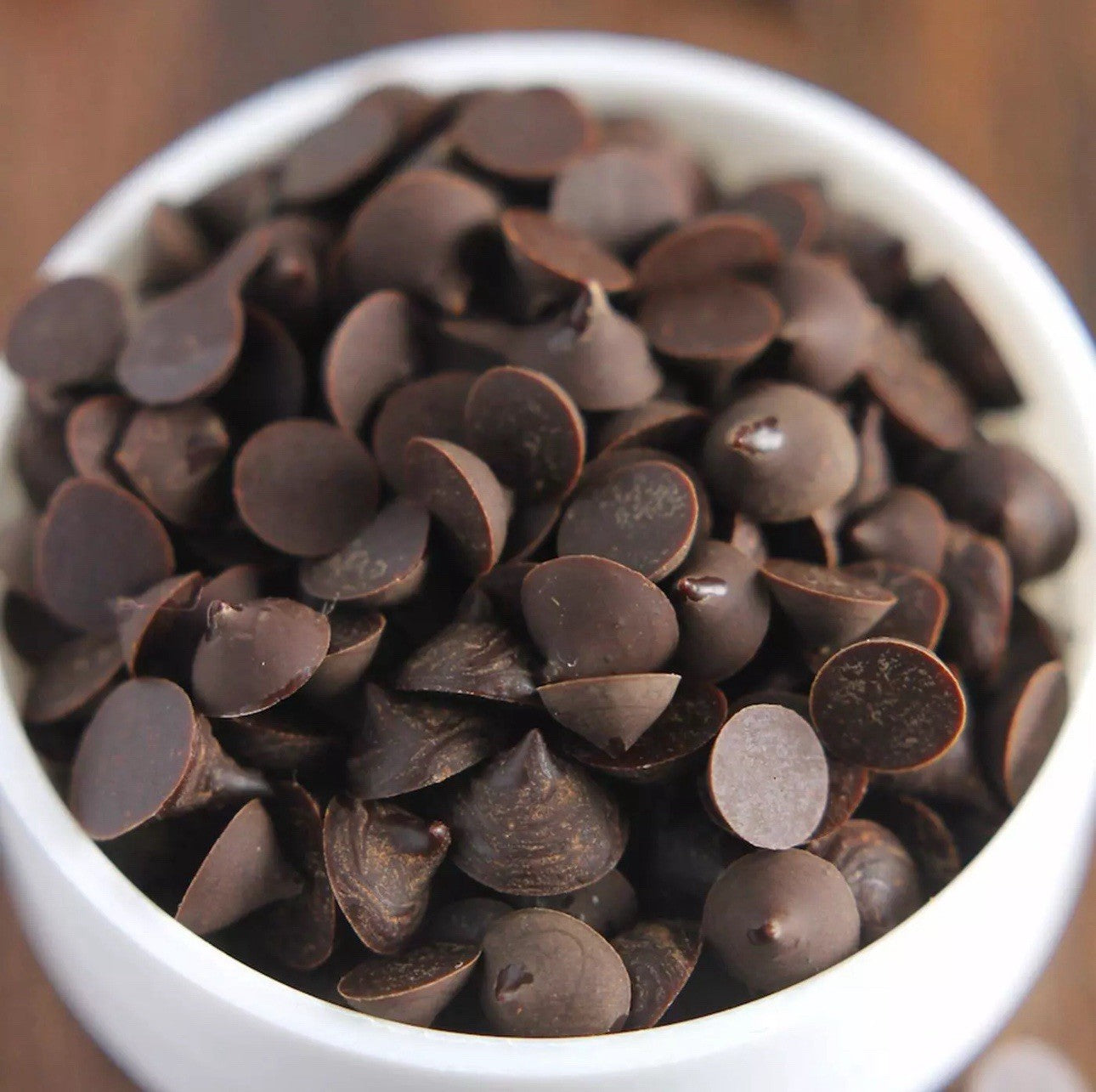 Kirkland Signature Semi-Sweet Chocolate Chips Cocoa Real Vanilla Pack 2.04kg