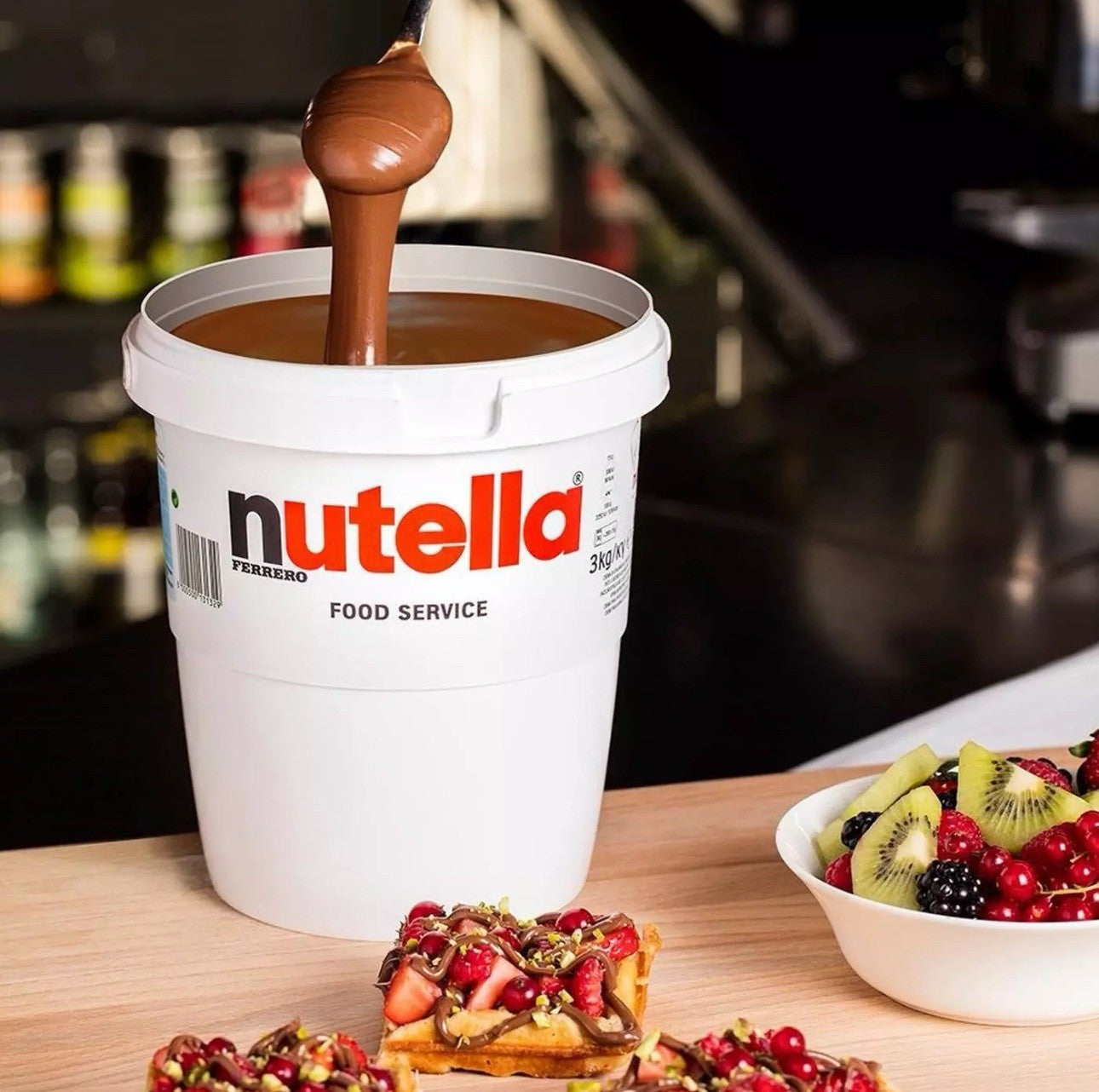 Ferrero Nutella Chocolate Hazelnut Spread with Cocoa Food Service Large Tub 3kg